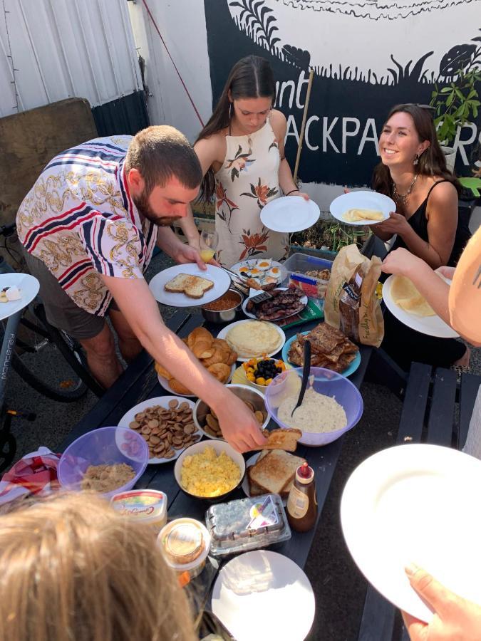 Mount Backpackers Hostel Mount Maunganui Bagian luar foto