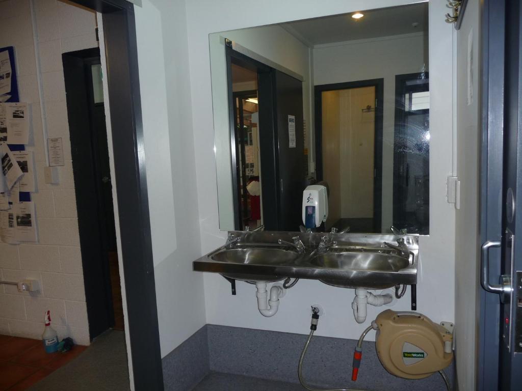 Mount Backpackers Hostel Mount Maunganui Bagian luar foto